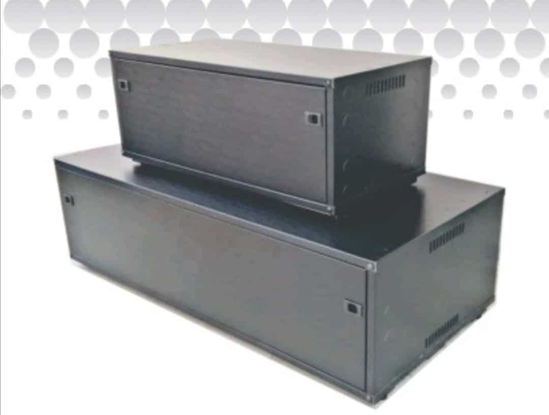 BAT BOX BLACK 4 x 100A - Adjustable Feet units